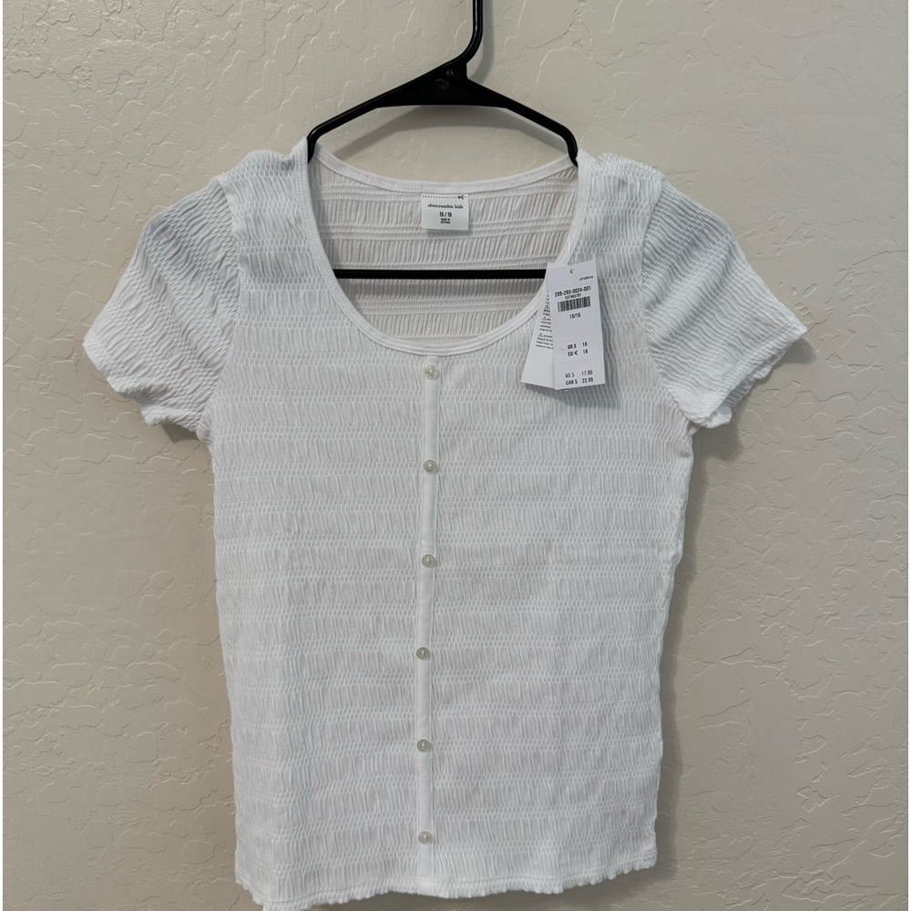 White brand new ambercrombie fitch kids size 15/16